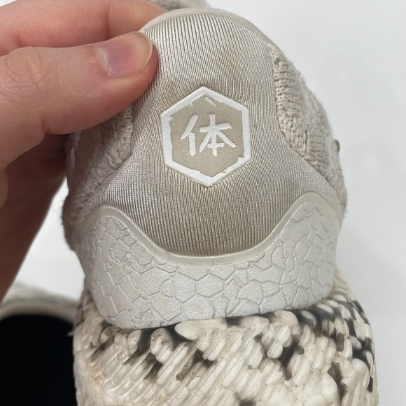 Steve Aoki asics hyper gel sneakers. - Picture 5 of 5